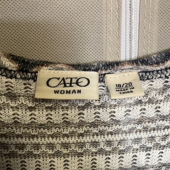 Lightweight kimono duster 3/4 sleeve with fringe at hem - Picture 2 of 8